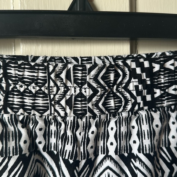 J. crew Black and white shorts size 4 - Picture 2 of 3